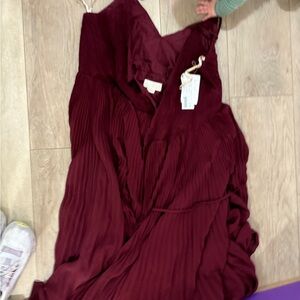 Elegant Burgundy Pleated Dress